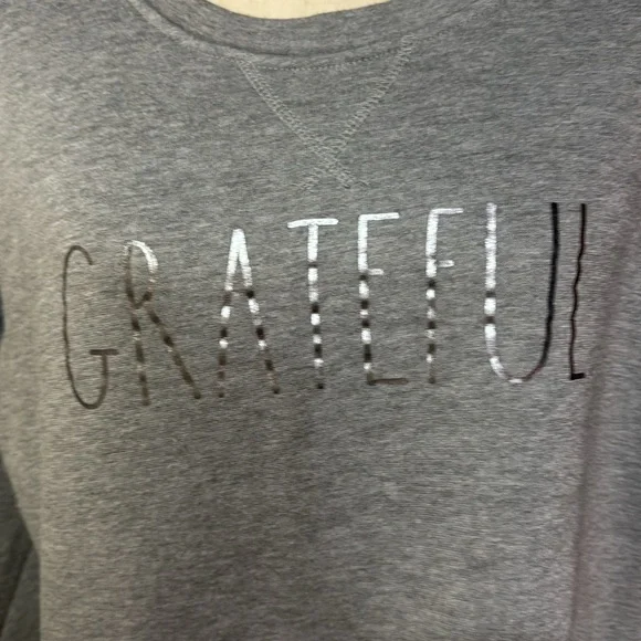 Rae Dunn Large Gray Grateful Sweatshirt - Picture 2 of 3